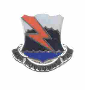 US Army 304th Signal Battalion Unit Crest by Saunders Military Insignia