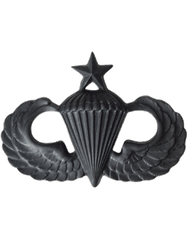 Army Senior Parachutist badge in black metal by Saunders Military Insignia