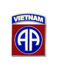 82nd Airborne Vietnam metal hat pin by Saunders Military Insignia