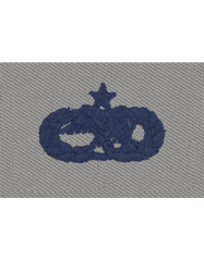 AIR FORCE SENIOR AIRCRAFT AND MUNITIONS MAINTENANCE BADGE ON ABU CLOTH - Saunders Military Insignia