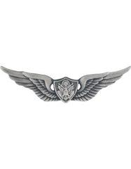 Aircraft crew man badge in silver OX finish - Saunders Military Insignia