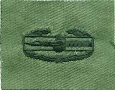 Army Combat Action Badge in Subdued sew on cloth. by Saunders Military Insignia
