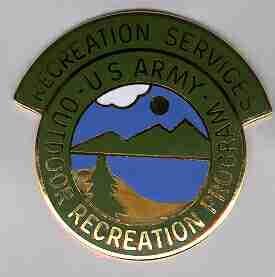 Army Recreation Service Badge by Saunders Military Insignia