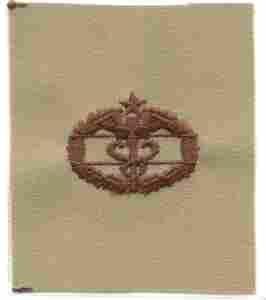 Combat Medic 2nd Award Badge, Cloth, Desert subdued - Saunders Military Insignia