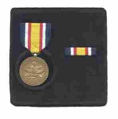 Combat Service Commermorative boxed set - Saunders Military Insignia