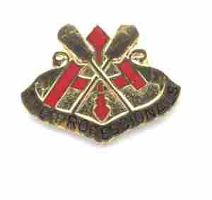 US Army 570th Artillery Group Unit Crest by Saunders Military Insignia