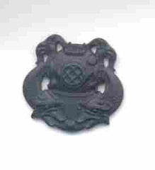 Divers 1st Class badge in black metal by Saunders Military Insignia
