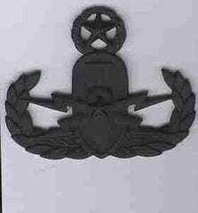 Explosive Ordnance Disposal Master Army badge in black metal by Saunders Military Insignia