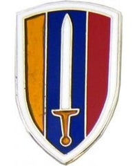 US Army Vietnam metal hat pin - Saunders Military Insignia